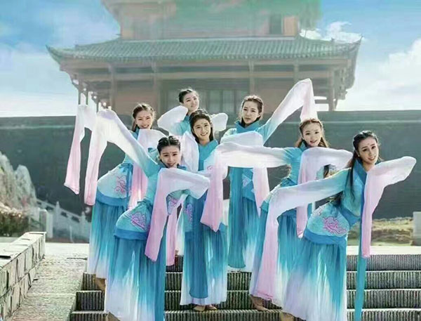 舞蹈服装出租赁定制做